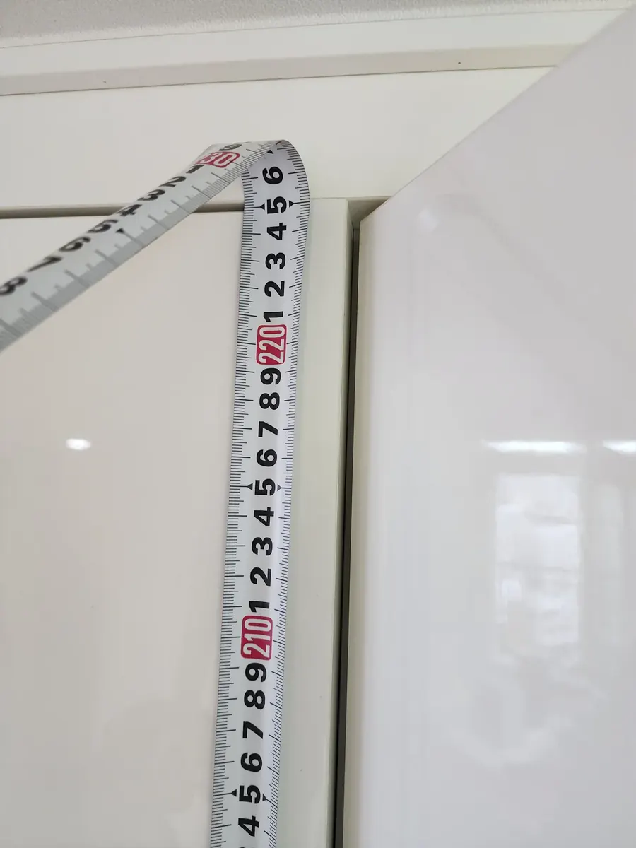 냉장고장 절단 — 냉장고장 높이 재기